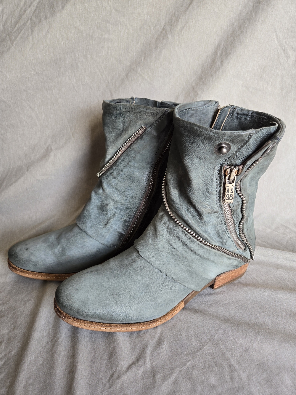 Artisanal Italian Luxury: A.S.98 Distressed Leather Zipper Ankle Boots